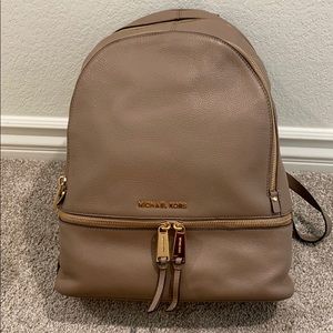 Michael Kors Rhea Backpack Large Taupe Tan